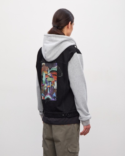 джинсовая куртка. Изображение 1