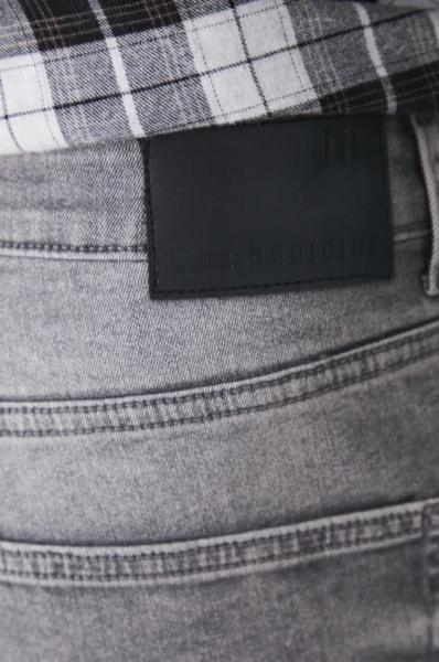 джинсы. Изображение 1