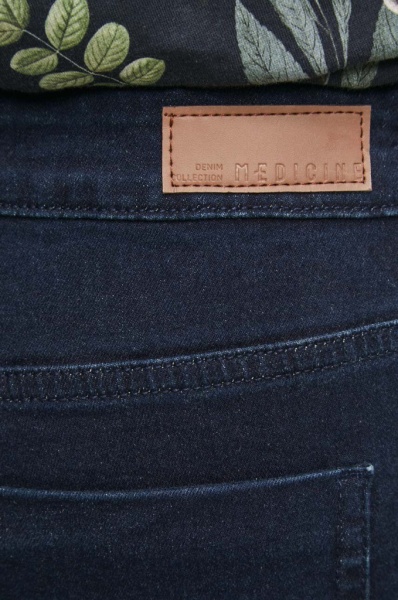 джинсы. Изображение 1