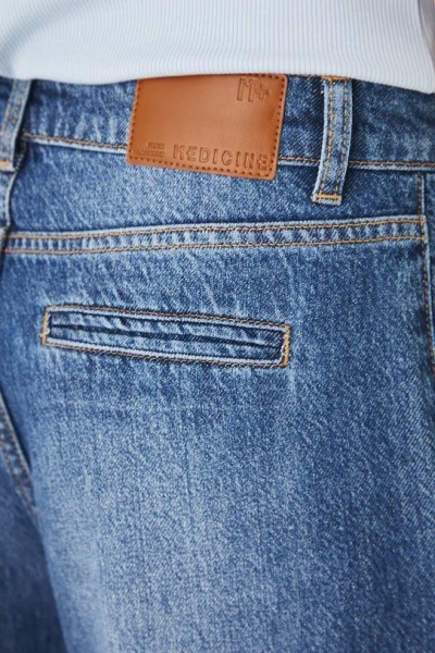 джинсы. Изображение 1