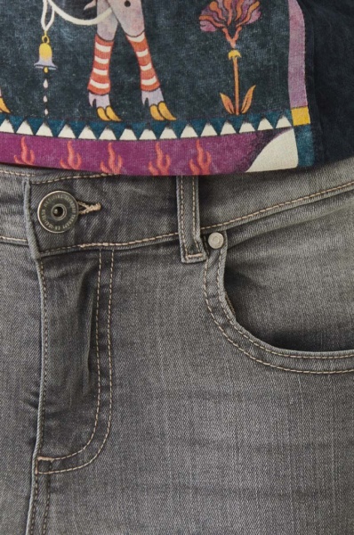 джинсы. Изображение 1