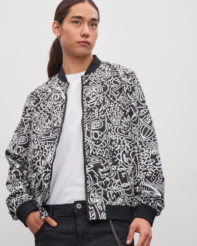 бомбер. Изображение 2